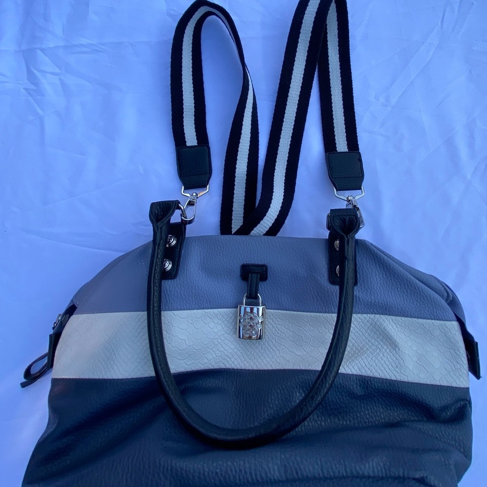 Jessica Simpson Handbag - Picture 10 of 10
